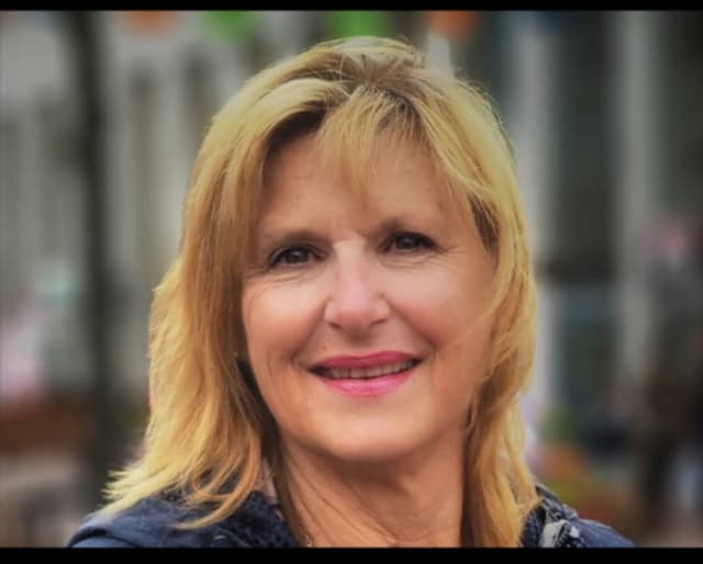 Linda Harwood — author